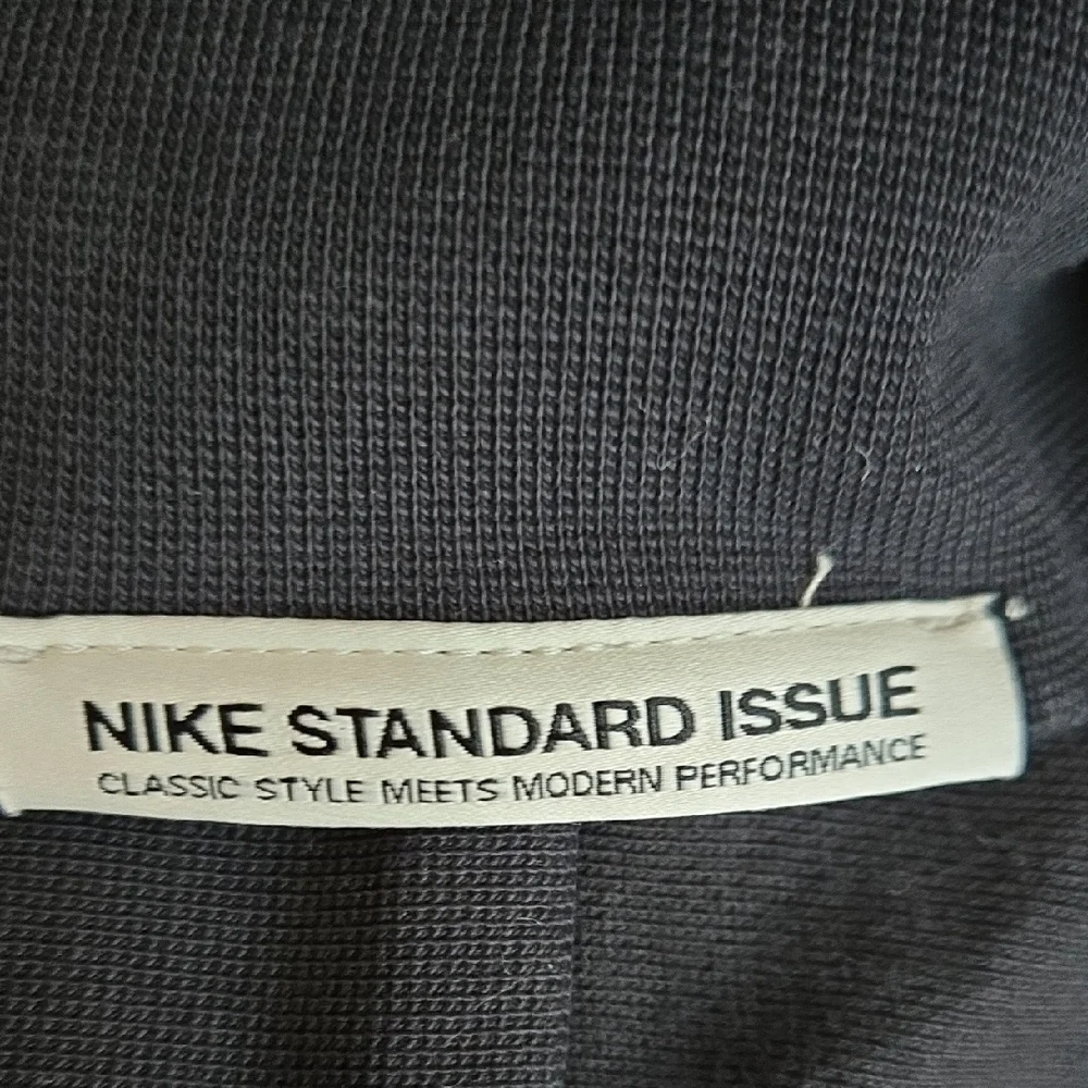 Houston Rockets Nike Standard Issue Black Hoodie with White Drawstrings - Picture 3 of 7